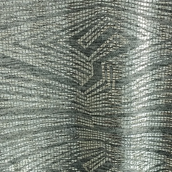 LuLa Roe Gigi Metallic Print Top S - Picture 4 of 9